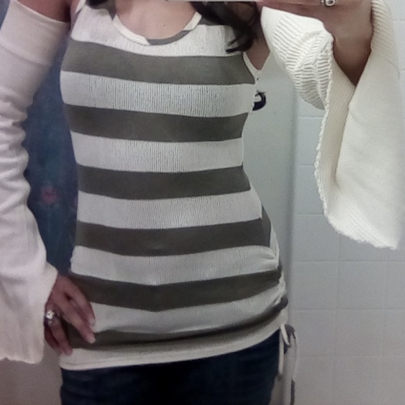 Meet your model: Monique @ Sky Corp - Picture 2 of 7